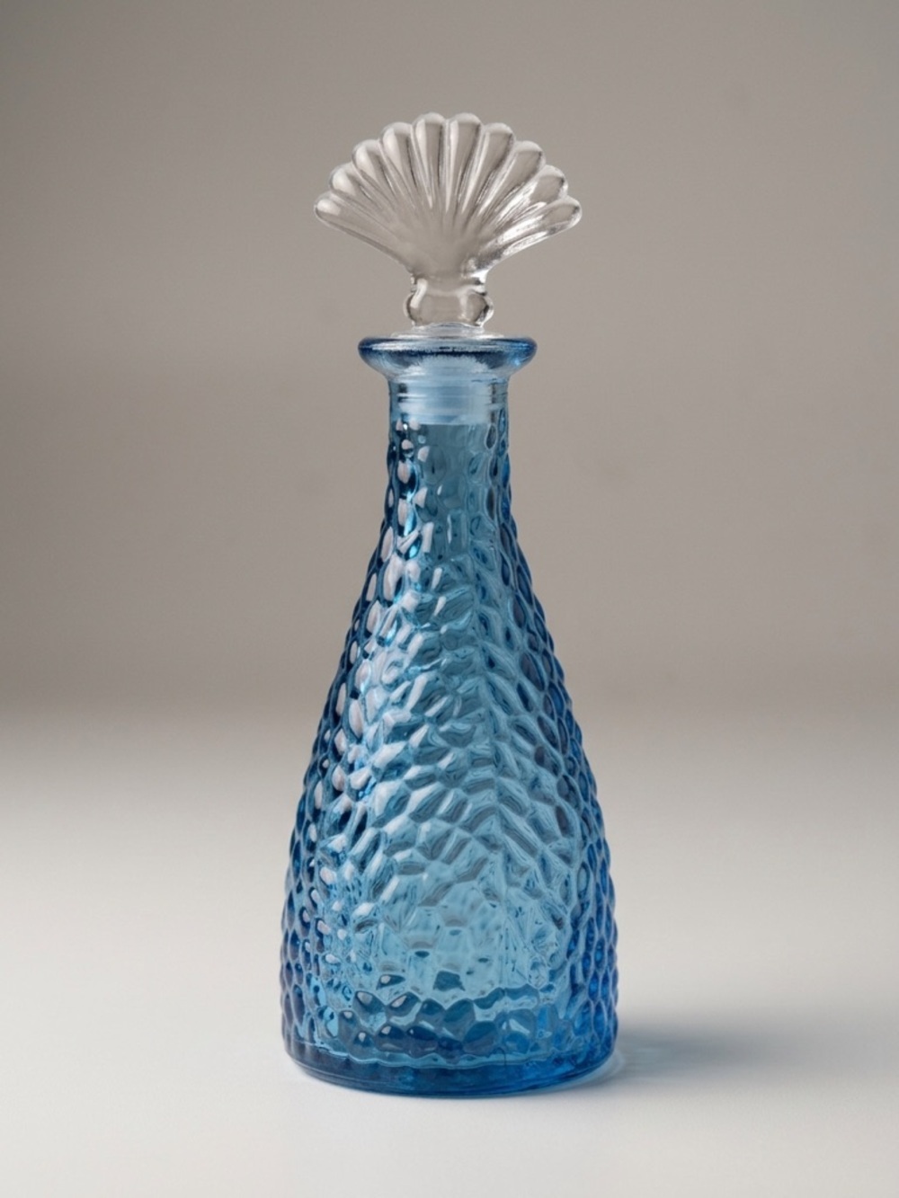 Modern Ocean Themed Pebbled Glass Bottle with Decorative Shell Stopper